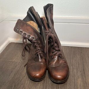 Steve Madden brown military boots